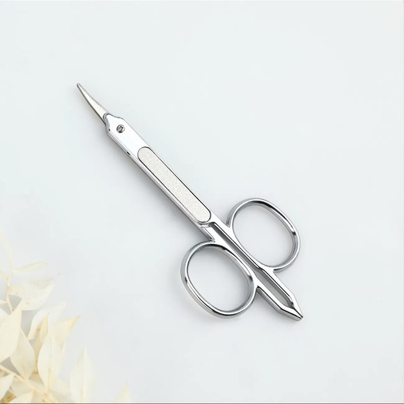 💖HP💖🆕 3 in 1 Multifunctional Beauty Tool, Eyebrow Tweezer, Scissor, Nail Fil… - Picture 6 of 9